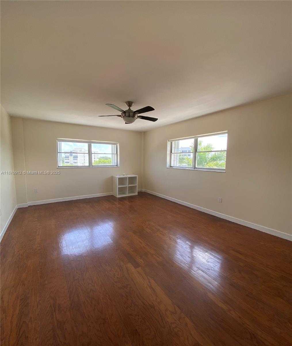 Small Image of 1075 92ND ST #502, Bay Harbor Islands Number 18