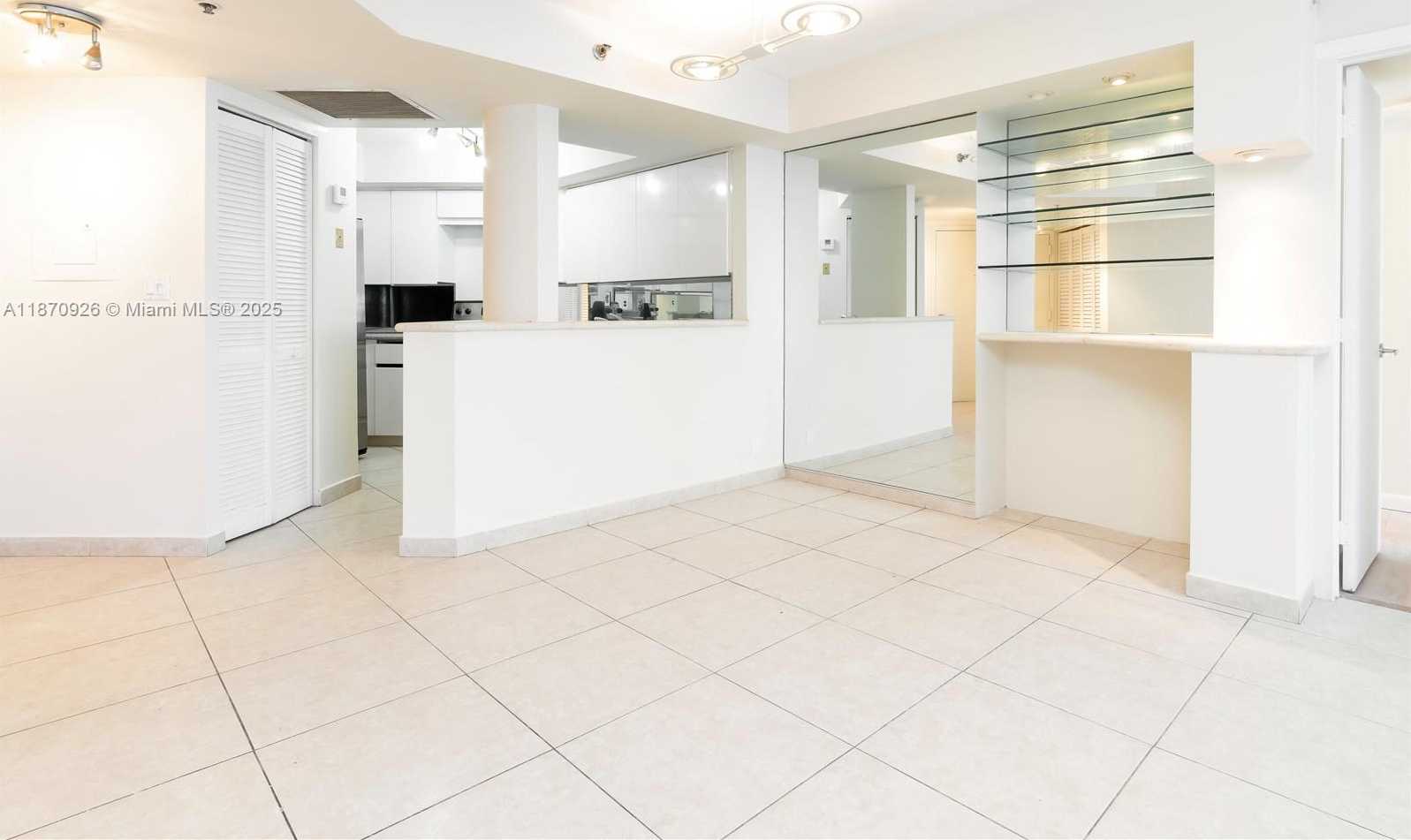 Small Image of 6767 COLLINS AVE #1907, Miami Beach Number 3
