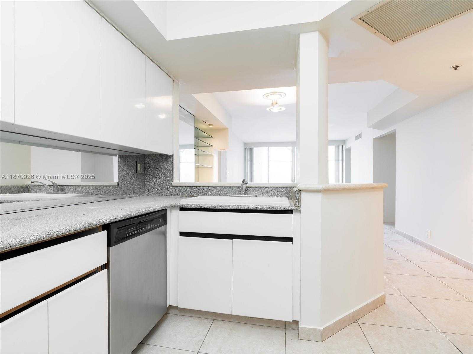 Small Image of 6767 COLLINS AVE #1907, Miami Beach Number 9