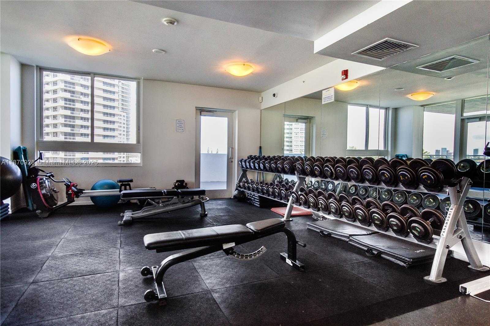 Small Image of 1330 WEST AVE #3201, Miami Beach Number 18