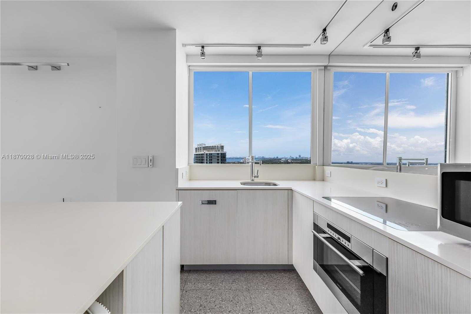 Small Image of 1330 WEST AVE #3201, Miami Beach Number 20