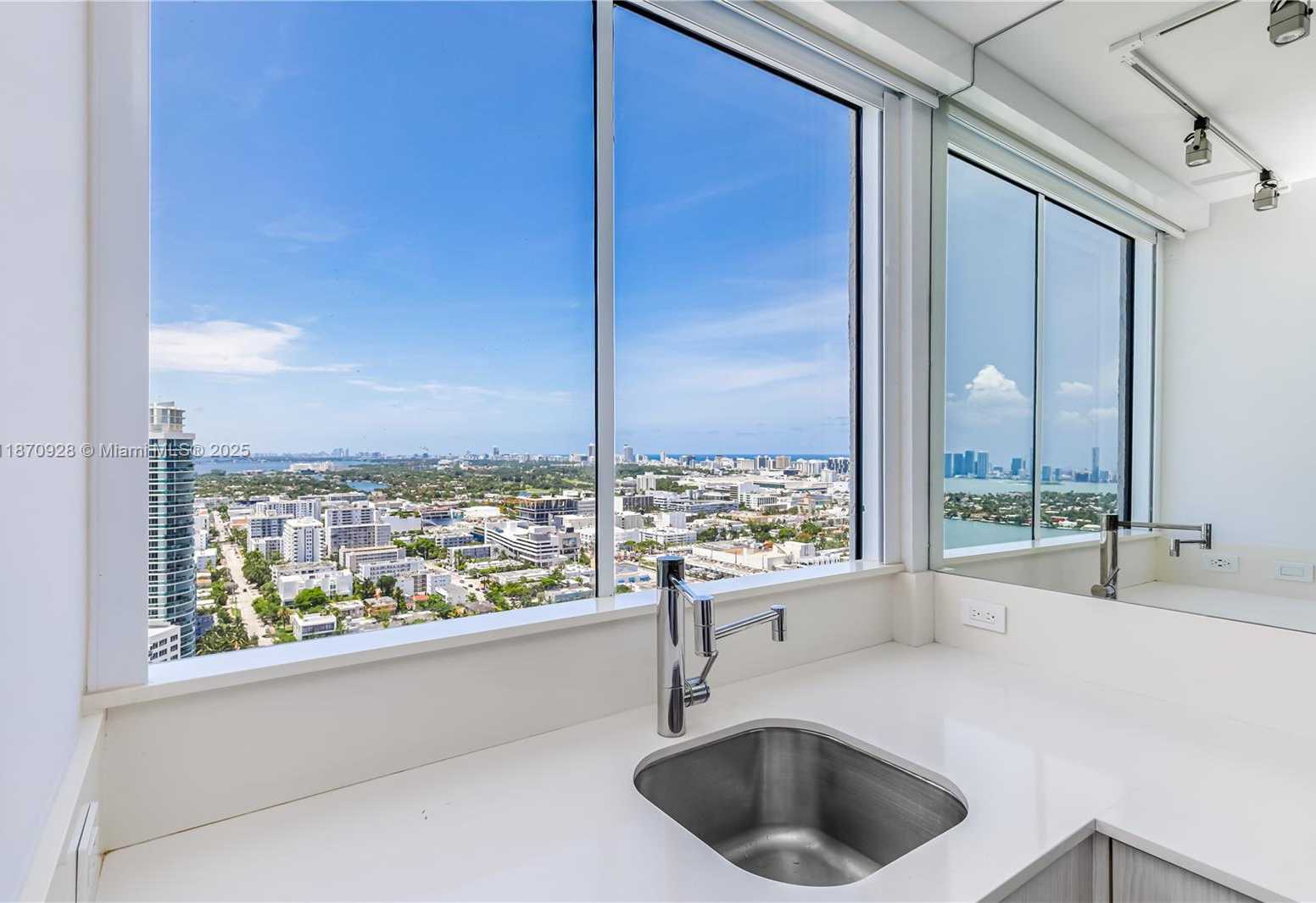 Small Image of 1330 WEST AVE #3201, Miami Beach Number 21