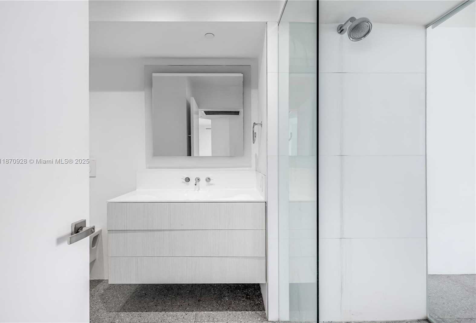 Small Image of 1330 WEST AVE #3201, Miami Beach Number 23
