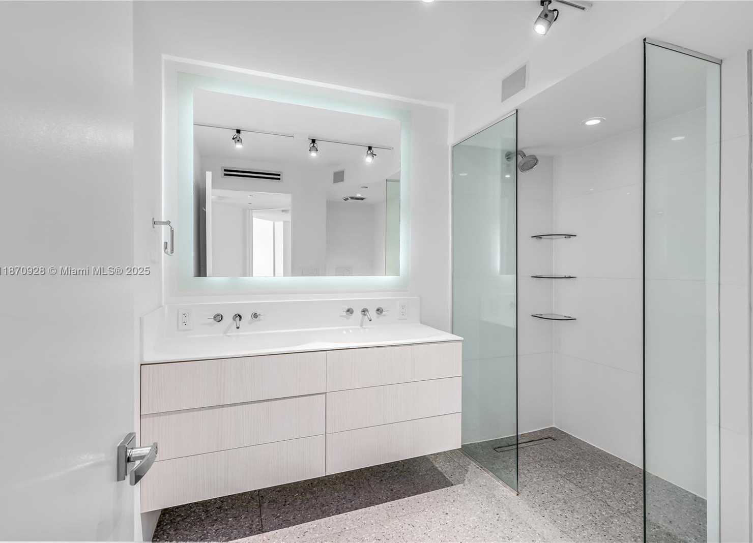 Small Image of 1330 WEST AVE #3201, Miami Beach Number 26