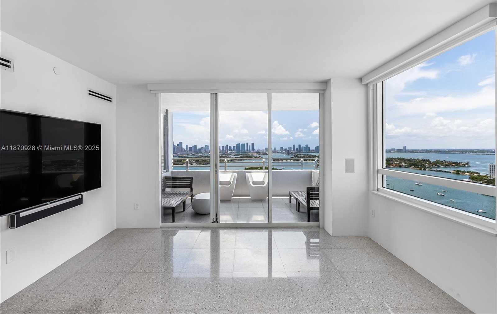 Small Image of 1330 WEST AVE #3201, Miami Beach Number 3