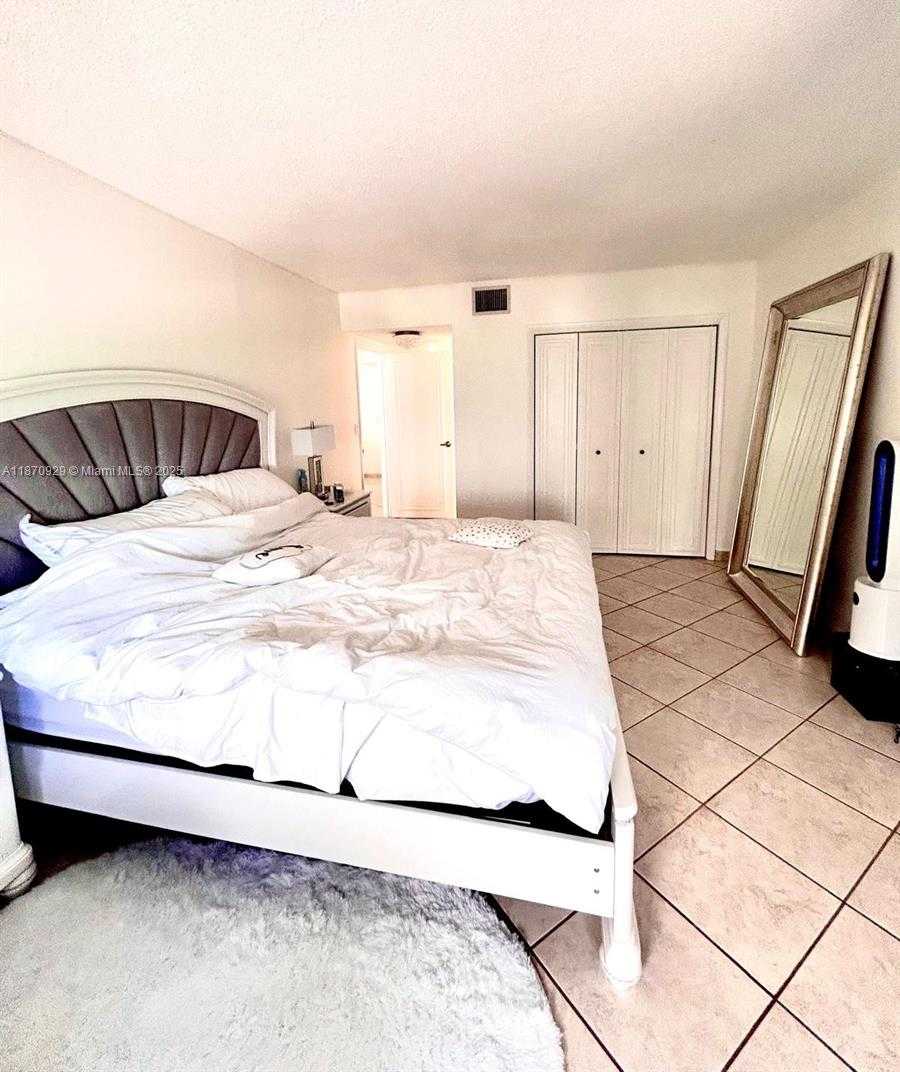 Small Image of 3725 SOUTH OCEAN DR #1116, Hollywood Number 10