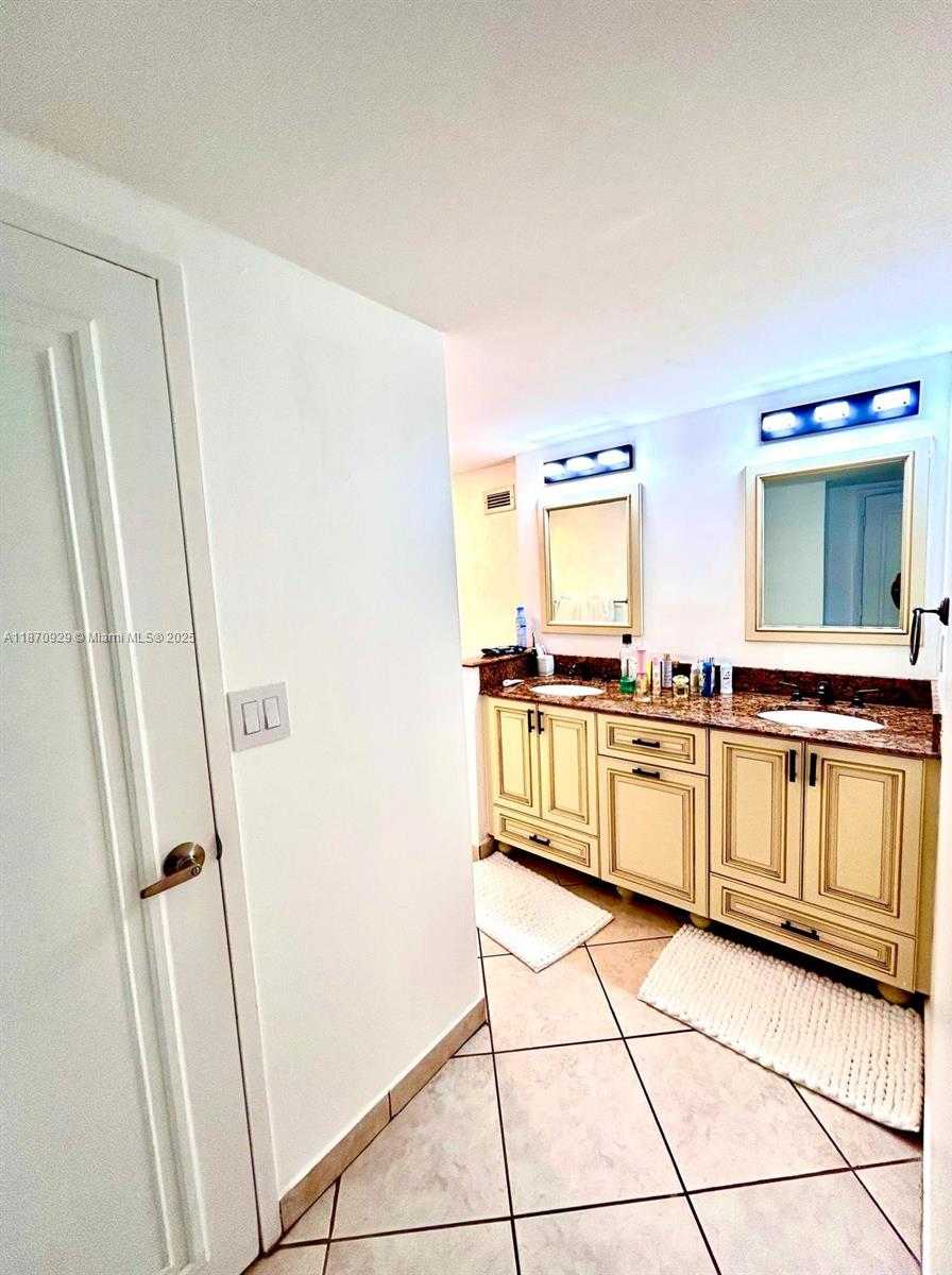 Small Image of 3725 SOUTH OCEAN DR #1116, Hollywood Number 11