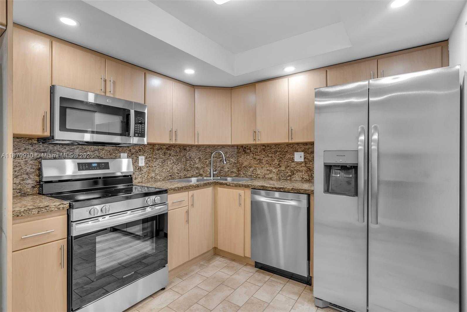 Small Image of 2333 BRICKELL AVE #2708, Miami Number 10