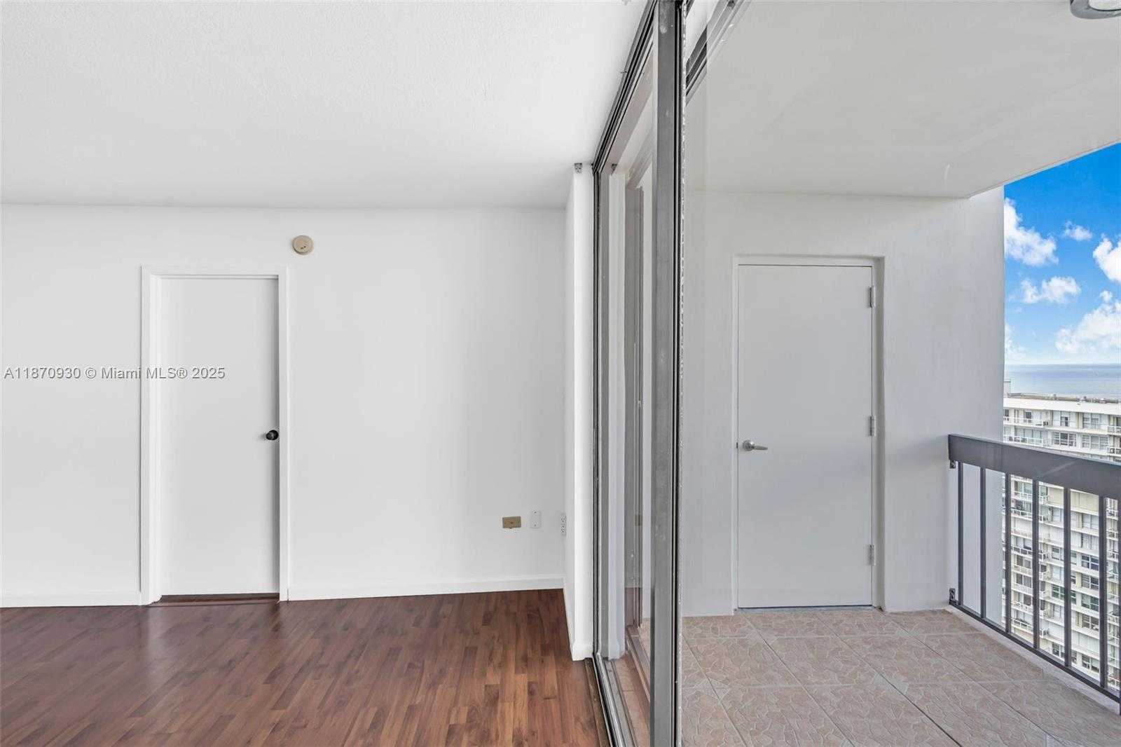 Small Image of 2333 BRICKELL AVE #2708, Miami Number 15