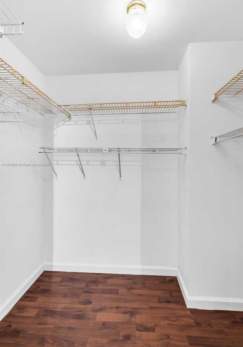 Small Image of 2333 BRICKELL AVE #2708, Miami Number 16