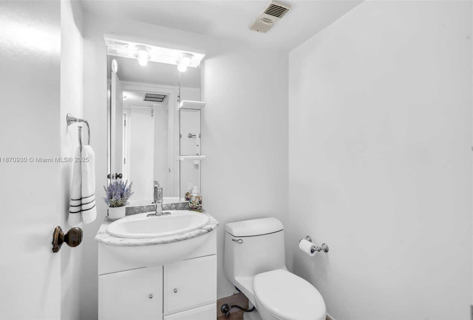 Small Image of 2333 BRICKELL AVE #2708, Miami Number 18