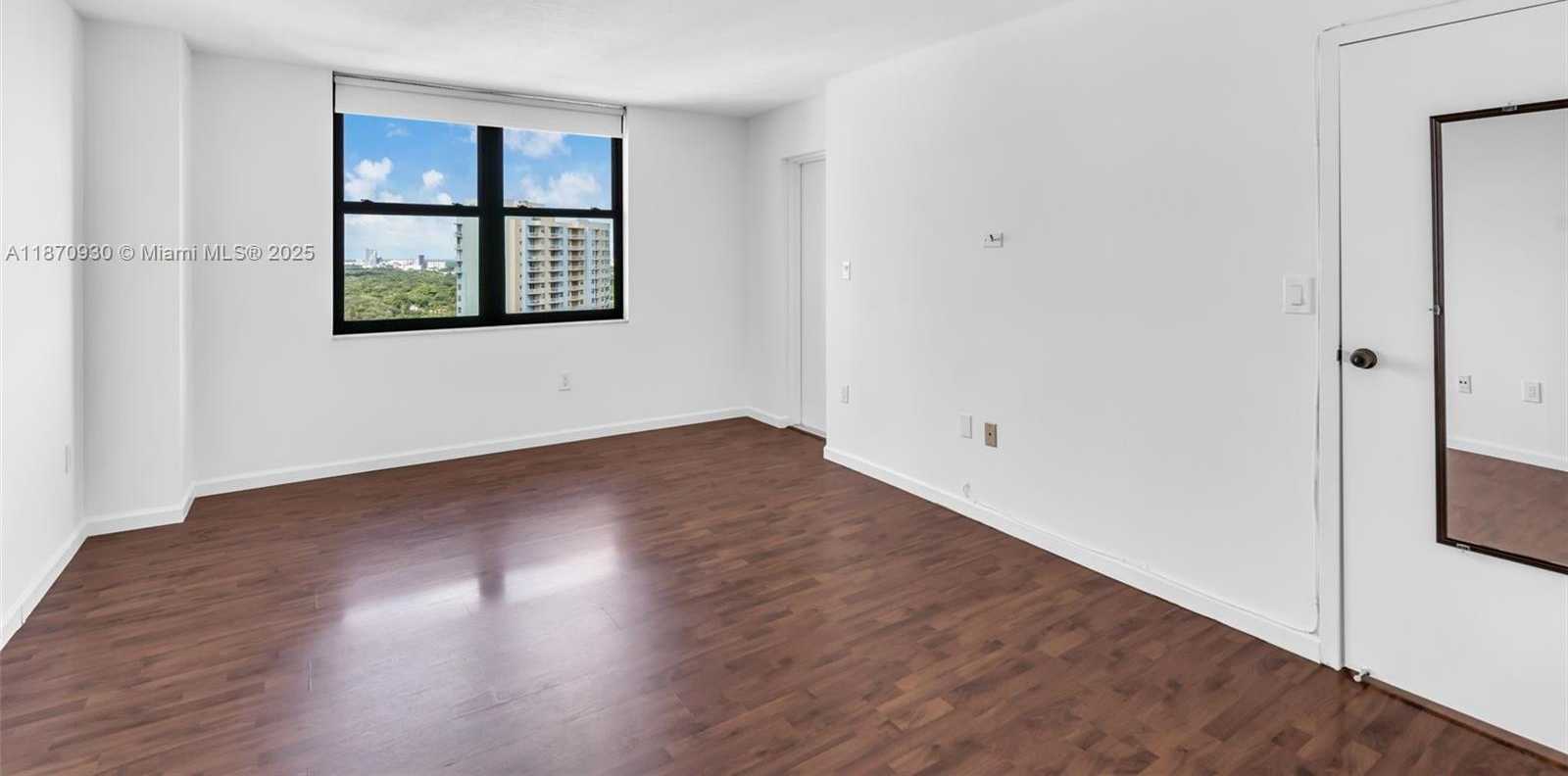 Small Image of 2333 BRICKELL AVE #2708, Miami Number 20