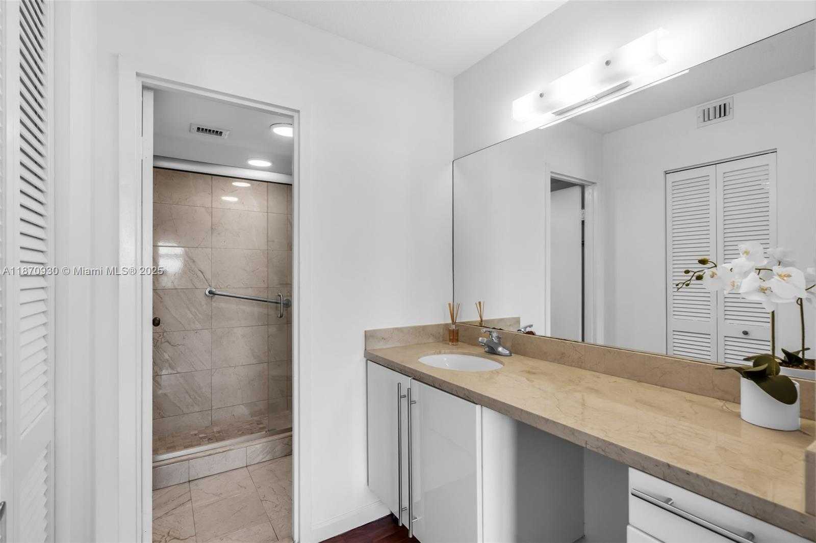 Small Image of 2333 BRICKELL AVE #2708, Miami Number 22