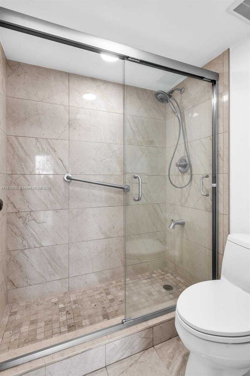 Small Image of 2333 BRICKELL AVE #2708, Miami Number 23