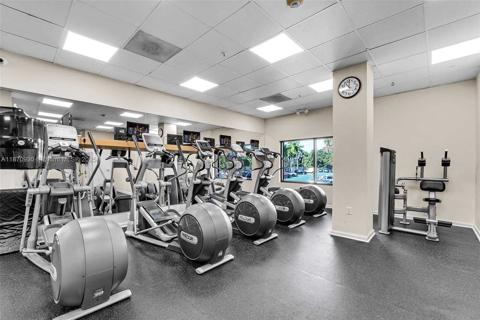 Small Image of 2333 BRICKELL AVE #2708, Miami Number 31