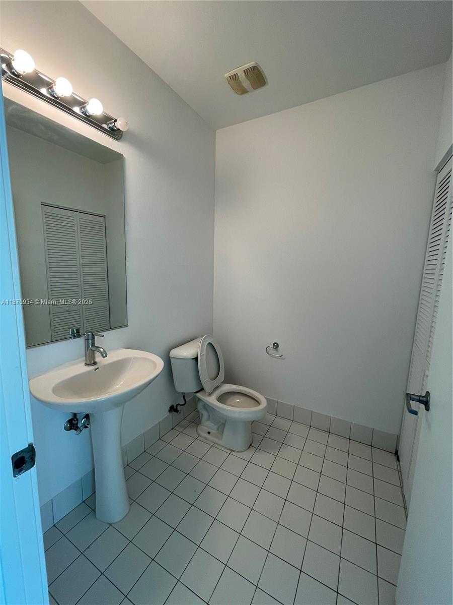 Small Image of 888 BISCAYNE BLVD #4902, Miami Number 14