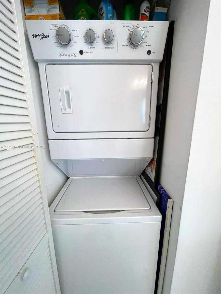 Small Image of 888 BISCAYNE BLVD #4902, Miami Number 15