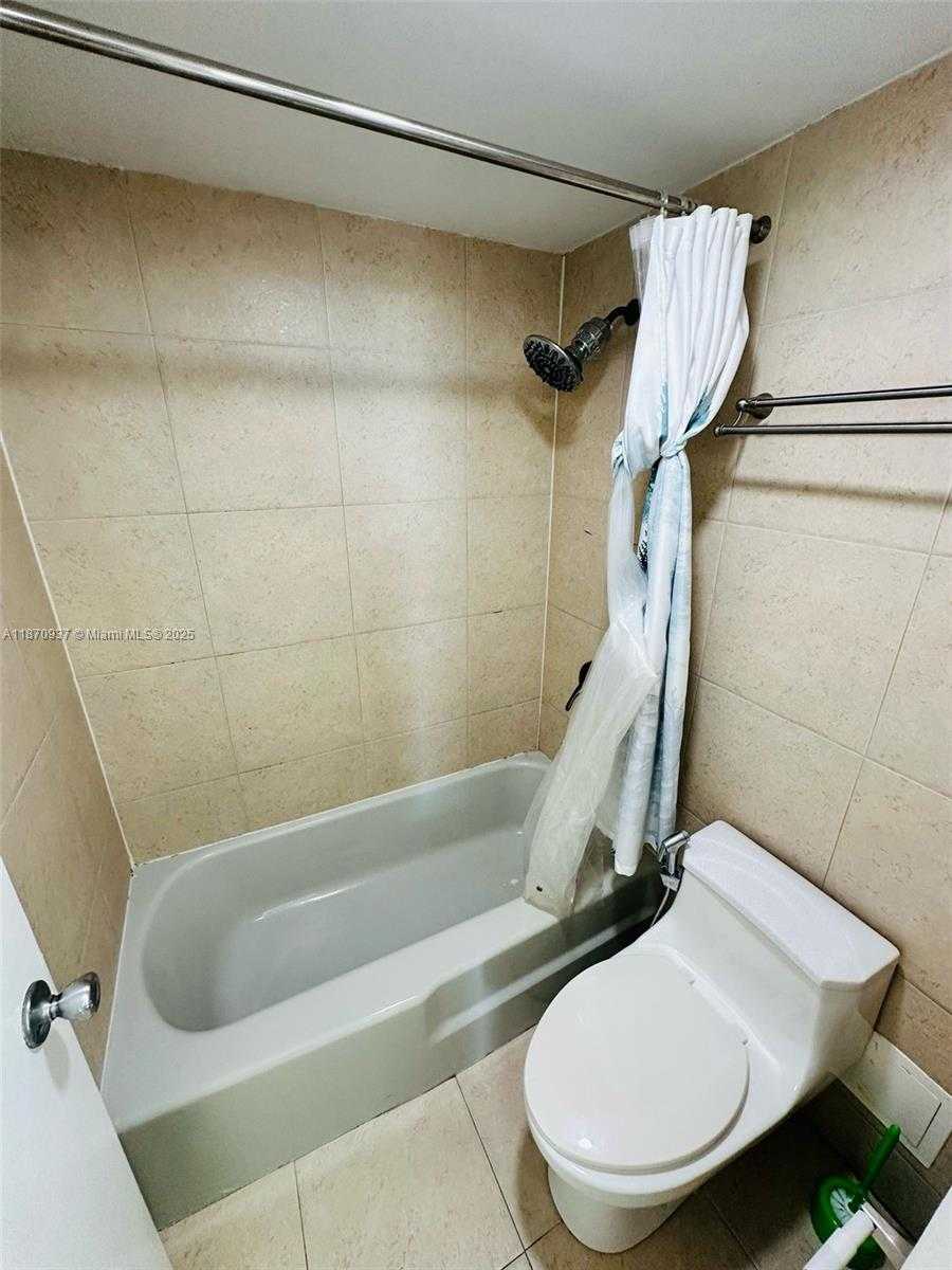 Small Image of 2020 NORTH EAST 135TH ST #807, North Miami Number 7