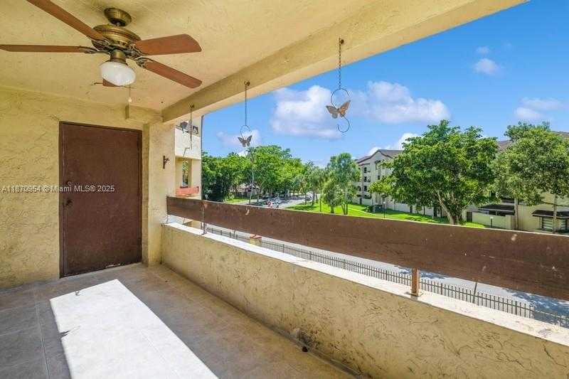 Small Image of 8860 SOUTH WEST 123RD CT #K305, Miami Number 23