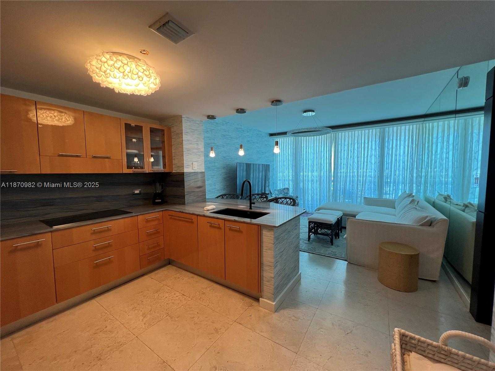 Small Image of 6799 COLLINS AVE #1601, Miami Beach Number 4