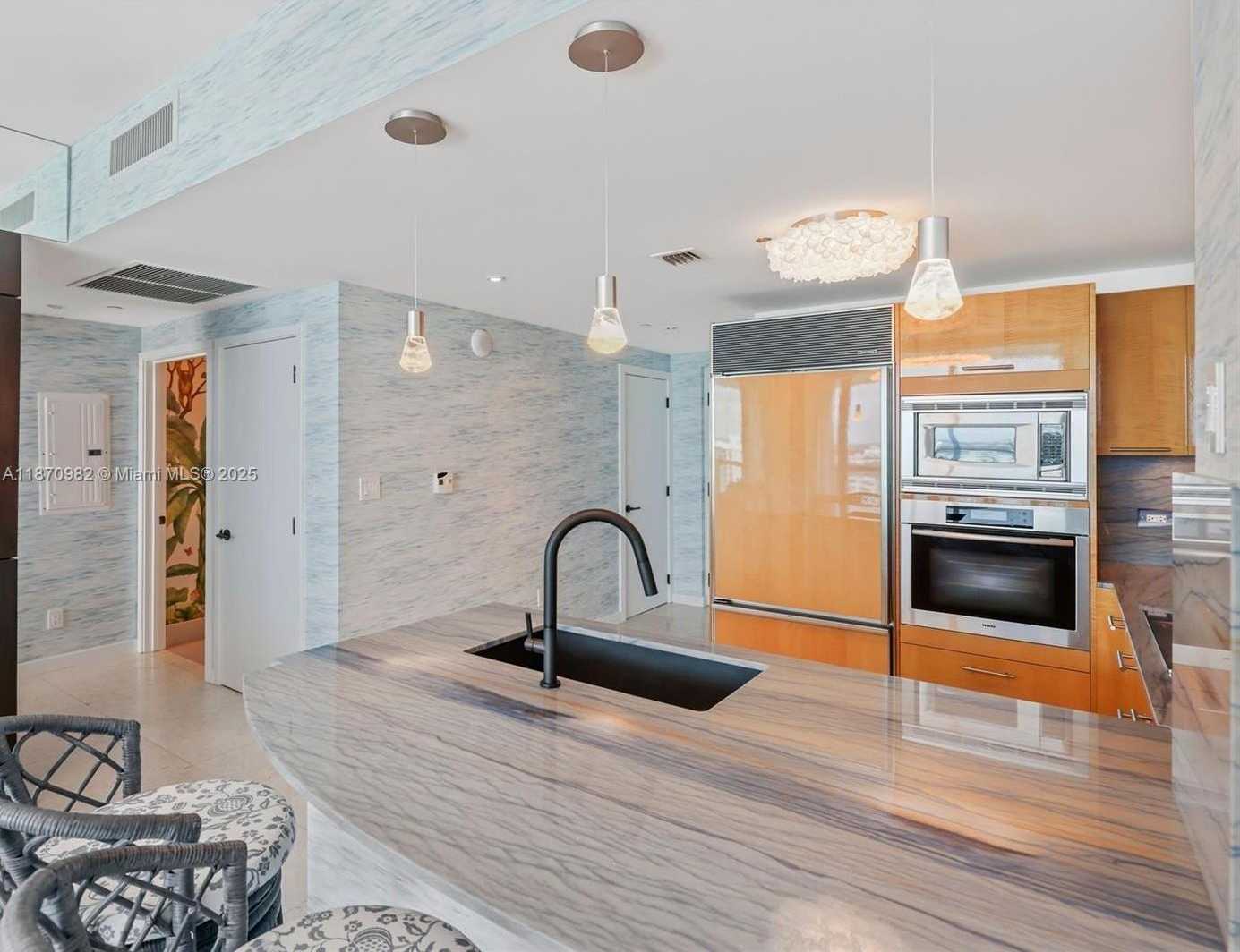 Small Image of 6799 COLLINS AVE #1601, Miami Beach Number 6