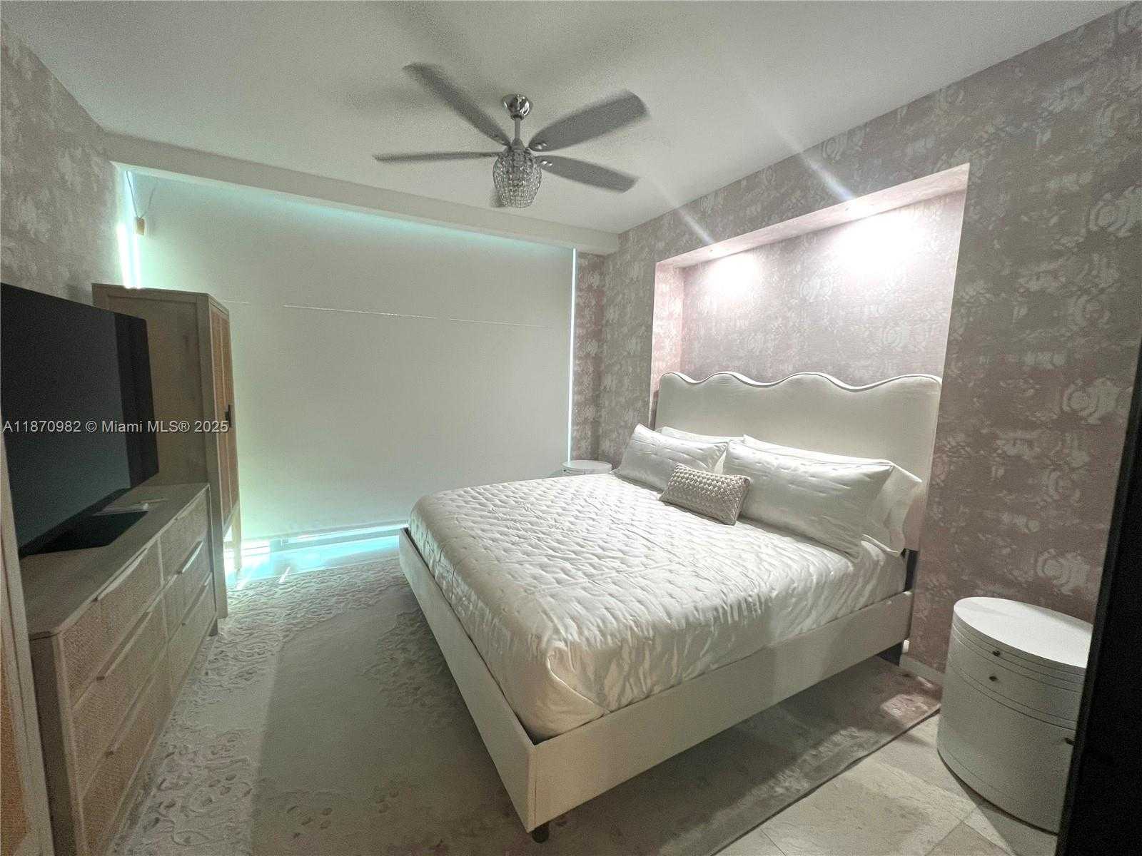 Small Image of 6799 COLLINS AVE #1601, Miami Beach Number 8