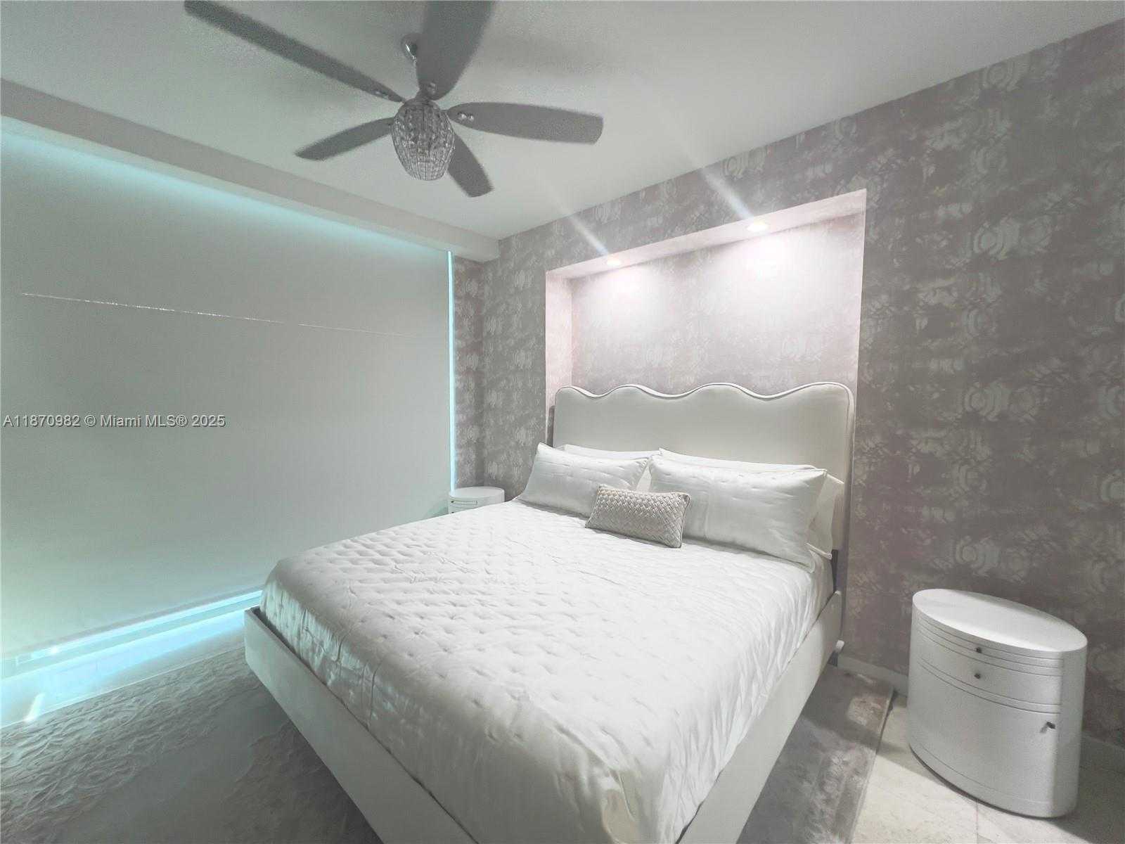 Small Image of 6799 COLLINS AVE #1601, Miami Beach Number 9