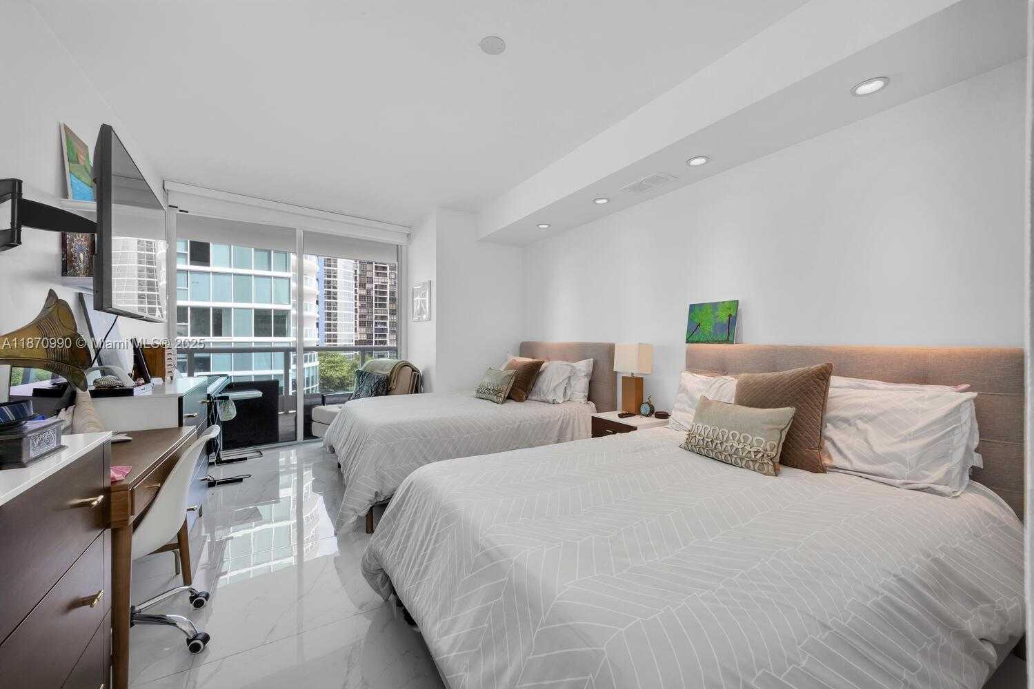 Small Image of 2127 BRICKELL AVE #801, Miami Number 12