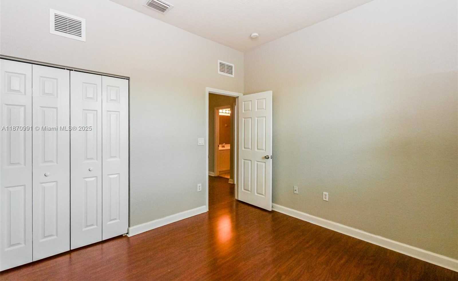 Small Image of 457 SOUTH EAST 37 PLACE, Homestead Number 12