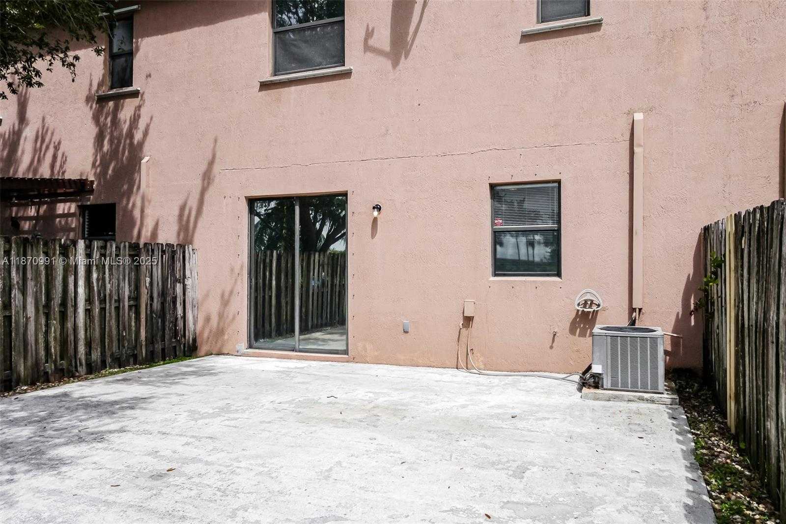 Small Image of 457 SOUTH EAST 37 PLACE, Homestead Number 14