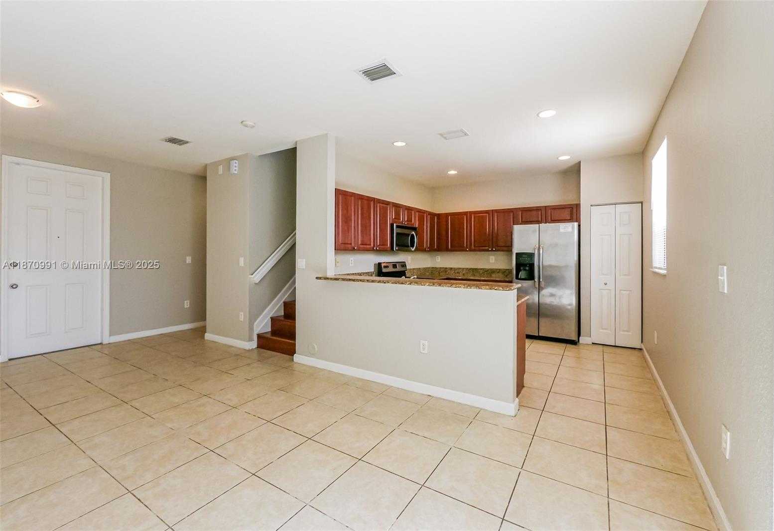 Small Image of 457 SOUTH EAST 37 PLACE, Homestead Number 4