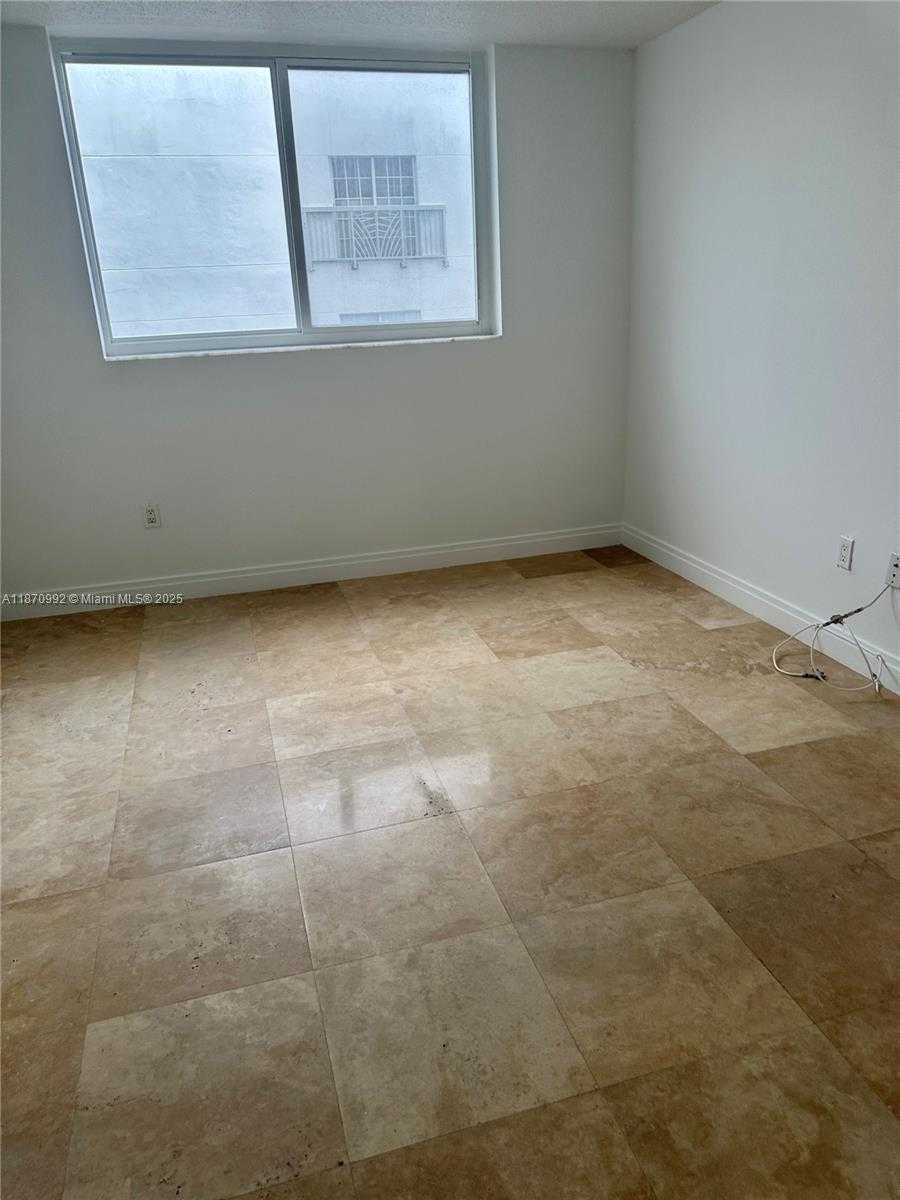 Small Image of 401 OCEAN DR #321, Miami Beach Number 10