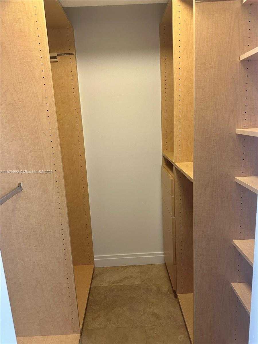 Small Image of 401 OCEAN DR #321, Miami Beach Number 11