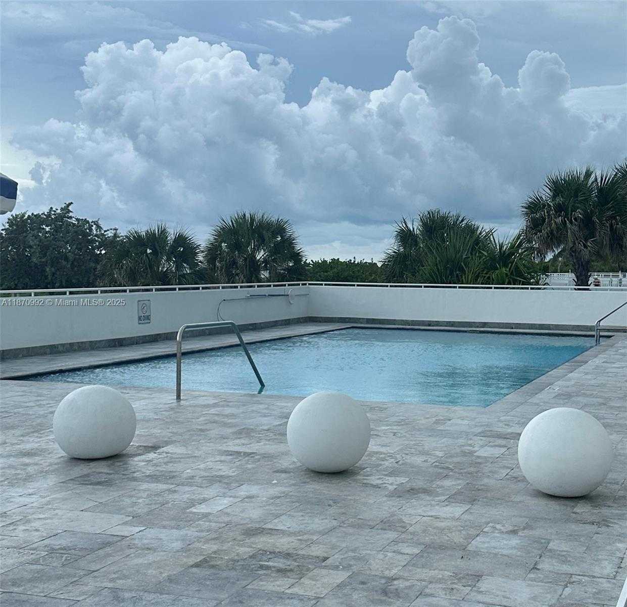 Small Image of 401 OCEAN DR #321, Miami Beach Number 15