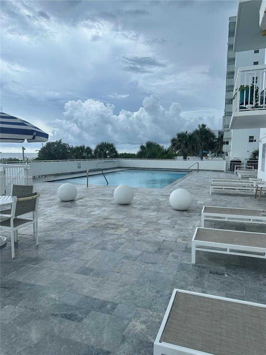 Small Image of 401 OCEAN DR #321, Miami Beach Number 18