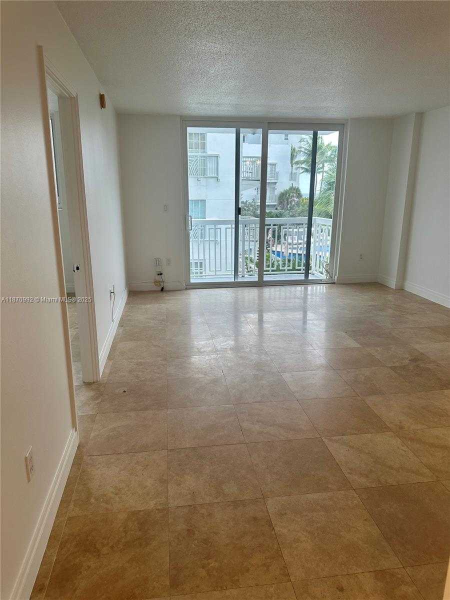Small Image of 401 OCEAN DR #321, Miami Beach Number 4