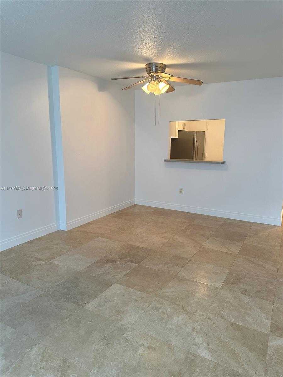 Small Image of 401 OCEAN DR #321, Miami Beach Number 5