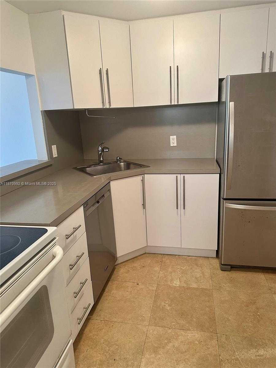 Small Image of 401 OCEAN DR #321, Miami Beach Number 6