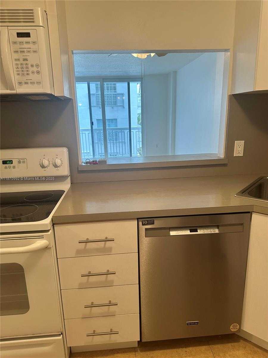Small Image of 401 OCEAN DR #321, Miami Beach Number 7