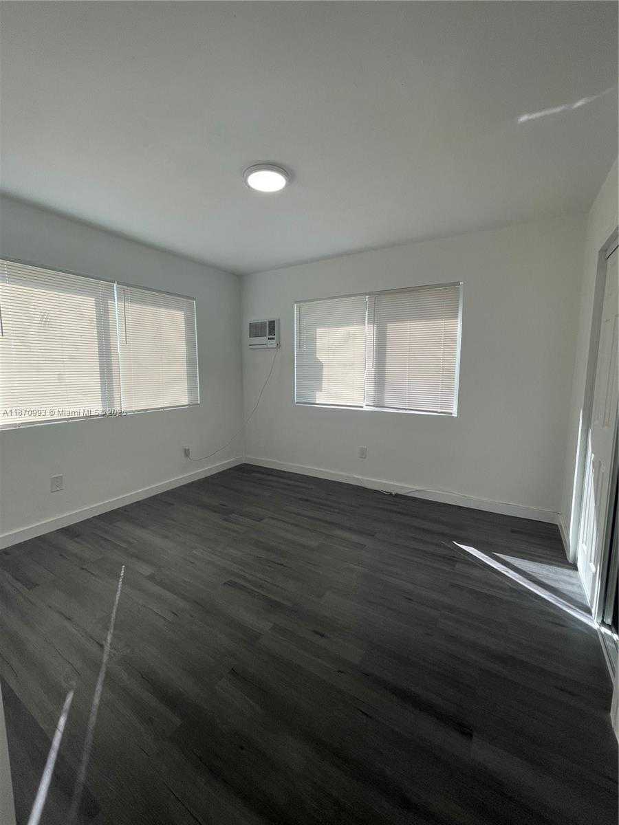 Small Image of 785 81ST ST #3, Miami Beach Number 5