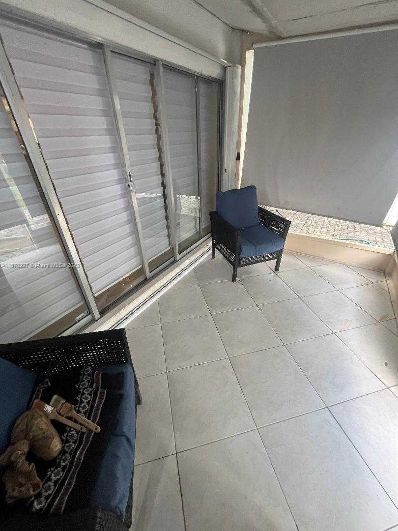 Small Image of 775 CRYSTAL LAKE DR, Deerfield Beach Number 11