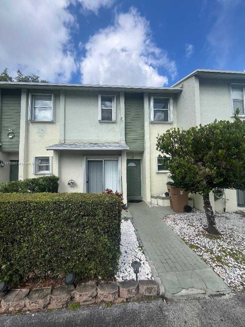 Small Image of 775 CRYSTAL LAKE DR, Deerfield Beach Number 12