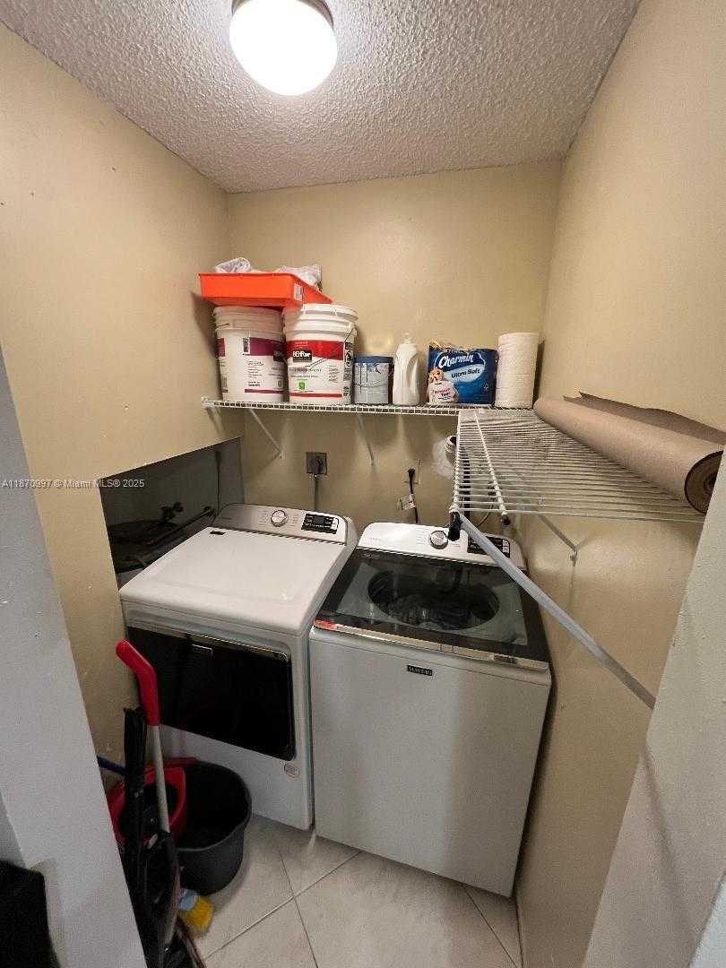 Small Image of 775 CRYSTAL LAKE DR, Deerfield Beach Number 2