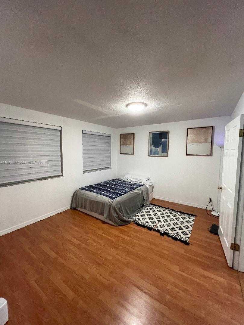 Small Image of 775 CRYSTAL LAKE DR, Deerfield Beach Number 6