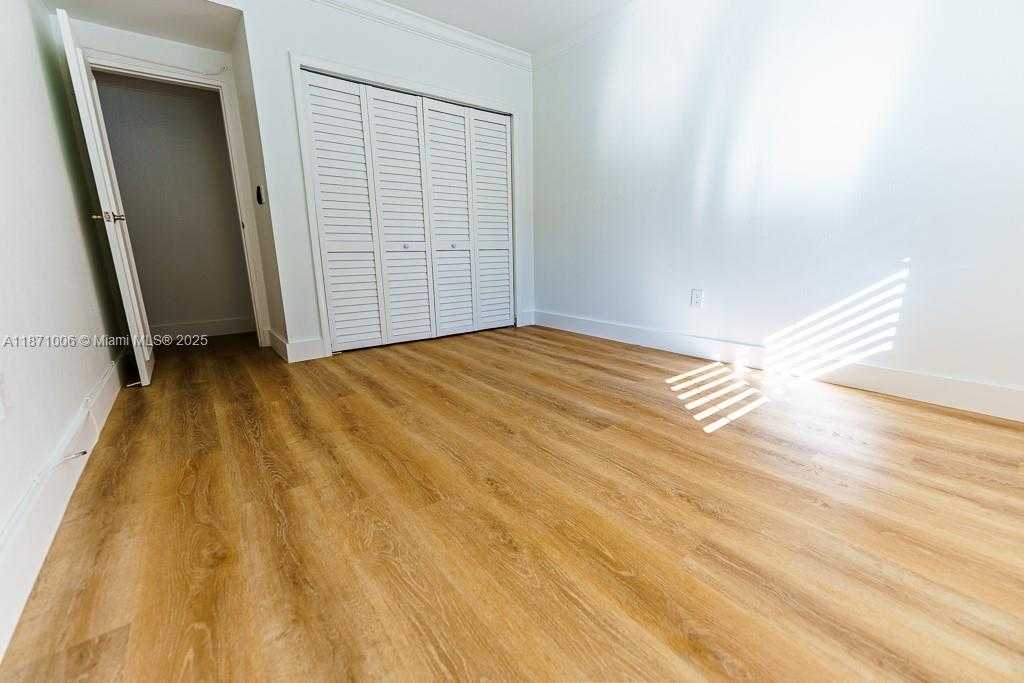 Small Image of 95 EDGEWATER DR #105, Coral Gables Number 3