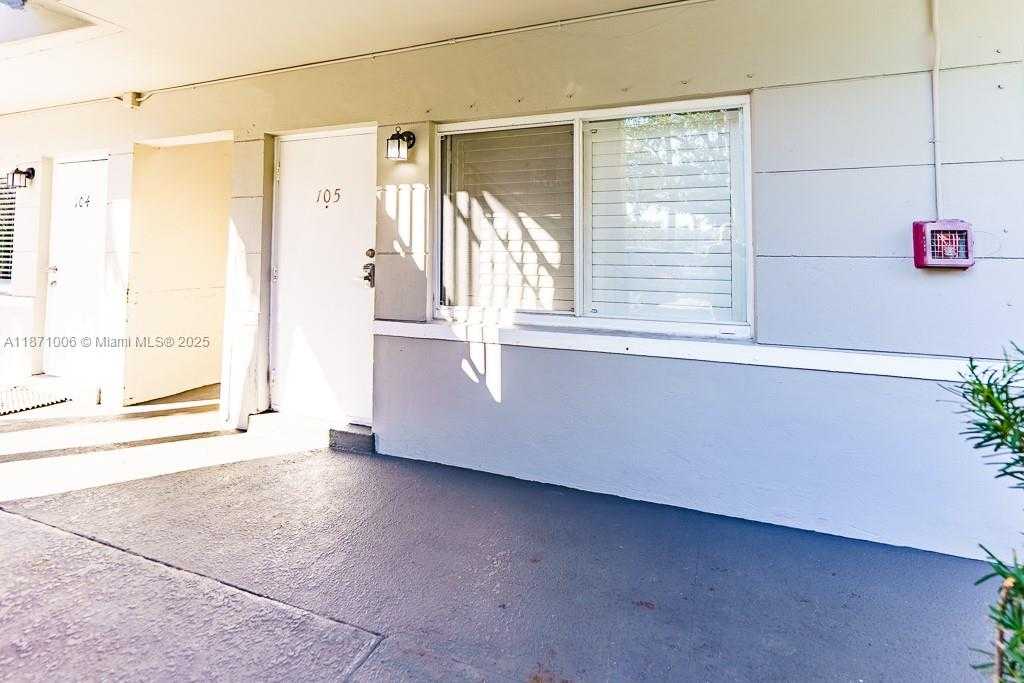 Small Image of 95 EDGEWATER DR #105, Coral Gables Number 9