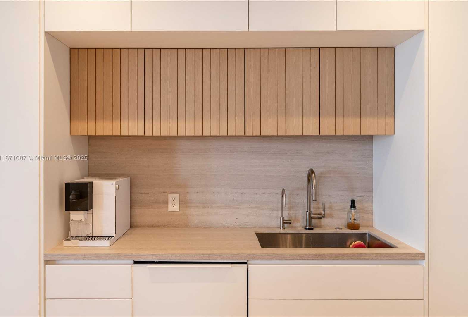 Small Image of 20 ISLAND AVE #1407, Miami Beach Number 17