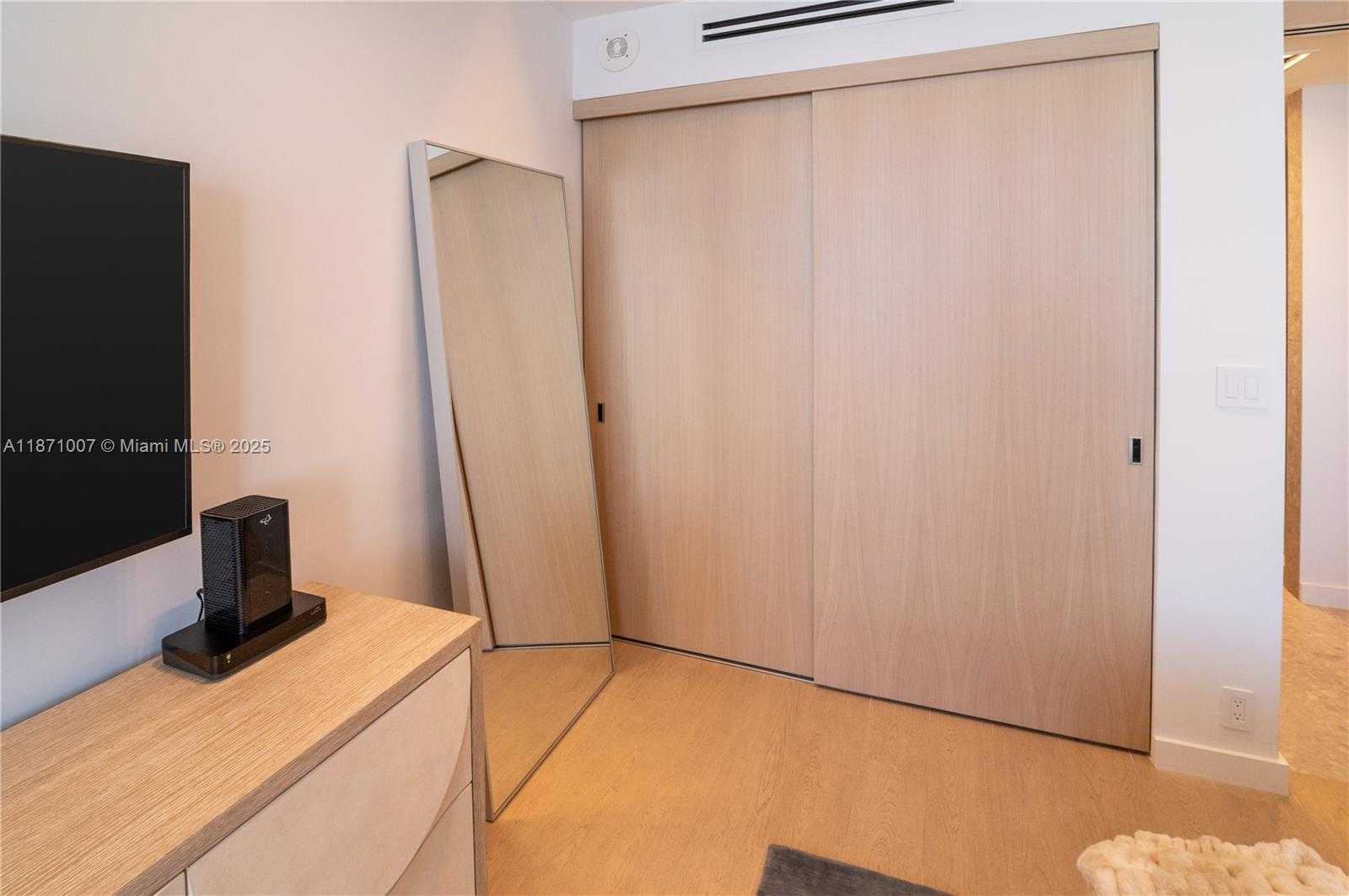 Small Image of 20 ISLAND AVE #1407, Miami Beach Number 32