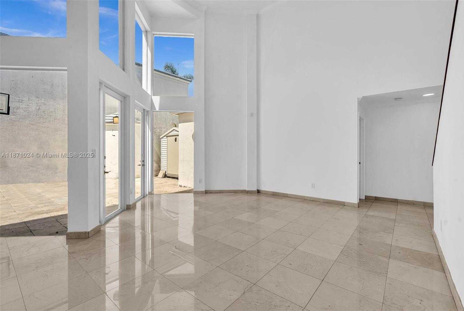 Small Image of 20645 NORTH EAST 25TH PL, Miami Number 12