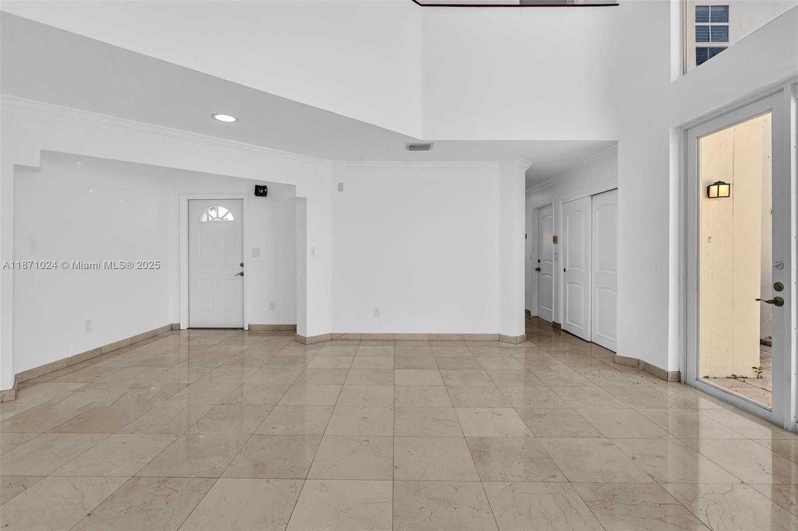 Small Image of 20645 NORTH EAST 25TH PL, Miami Number 13